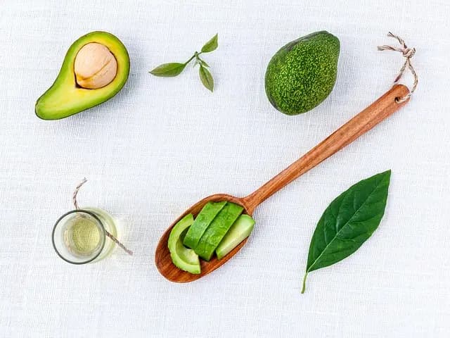 10 Ingredientes Naturales Esenciales para tu Rutina de Belleza