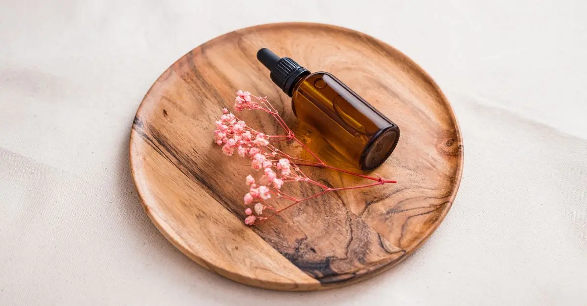Todo lo que necesitas saber sobre los aceites esenciales en belleza