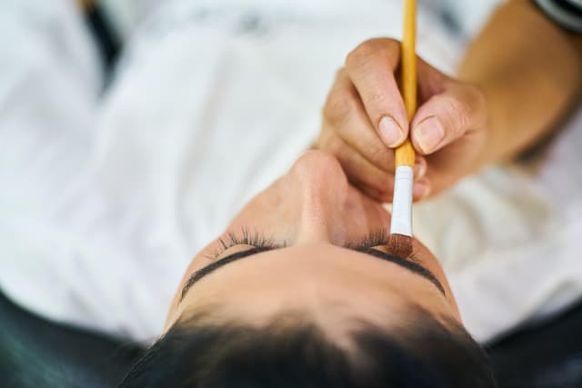 Cómo preparar tu piel para un maquillaje duradero